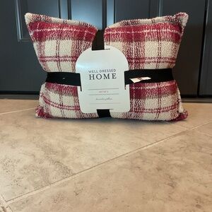 Set of 2 Decorative sofa pillows maroon and cream, 17 x 12 Well Dressed Home NWT